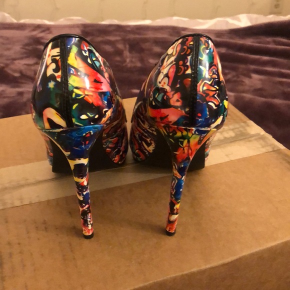 Graffiti Pump - Picture 3 of 4